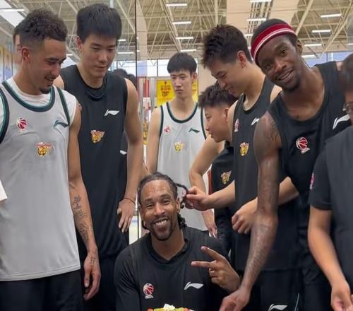 丁俊晖连赢,局昨晚夺冠,今夜与墨菲,熊猫体育平台,熊猫体育官方网站,熊猫体育登录入口,熊猫体育app下载