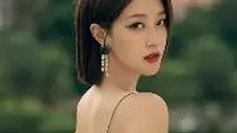 TCL科技携手三星电子发布全球首台8K电竞显示器